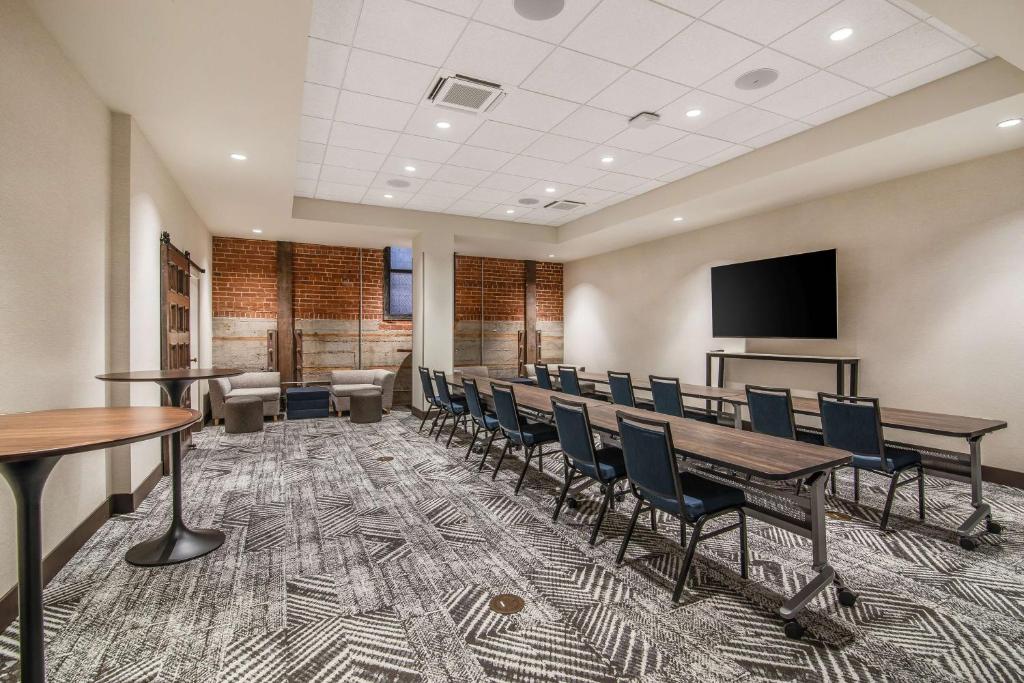 Hyatt House Sacramento-Midtown photo