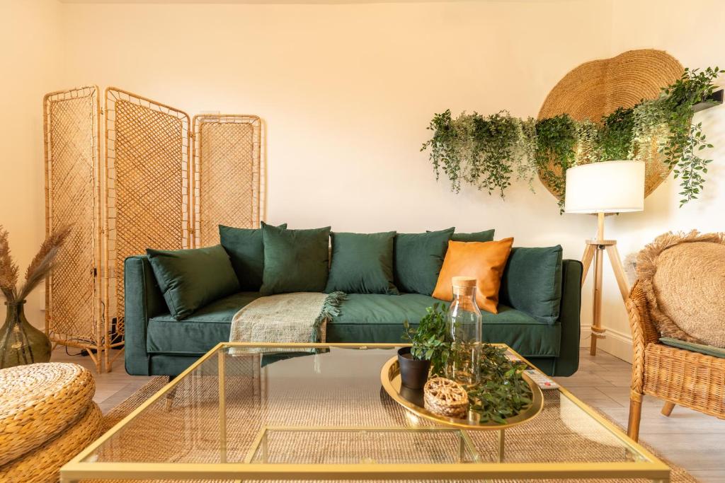 Peaceful Returns 2 Bed House Near Roundhay Park, Leeds (updated