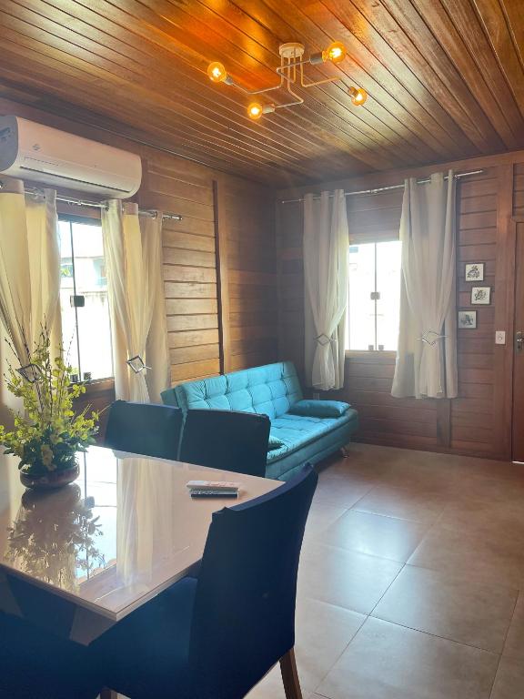 Posezení v ubytování Millicent Residence - Chalet Milly e Chalet Iris - Itaoca Praia - ES