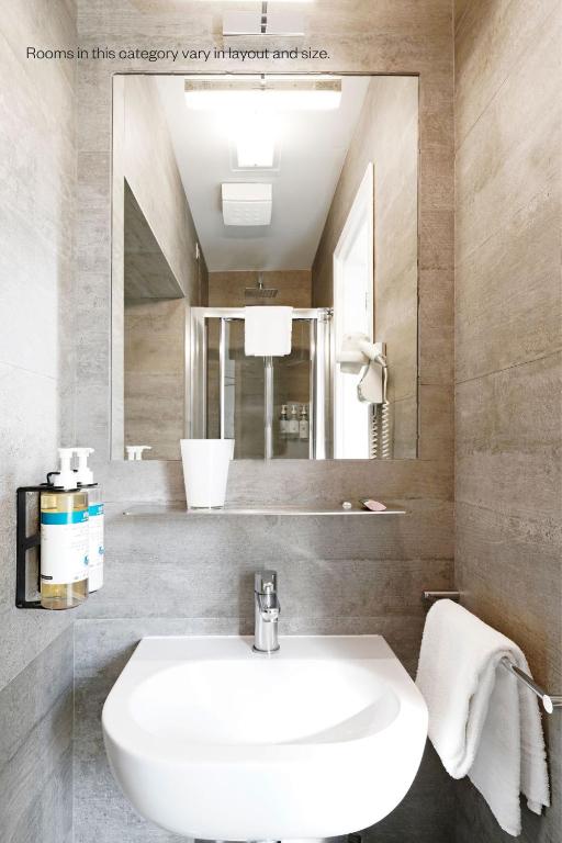 Numa Florence Rodo - Resim 40