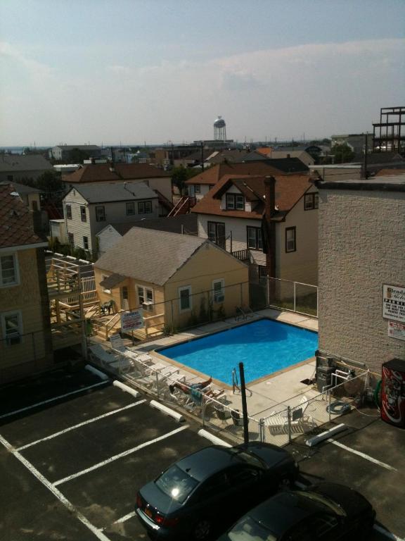 Bazén v ubytování Glendale Motel nebo v jeho okolí