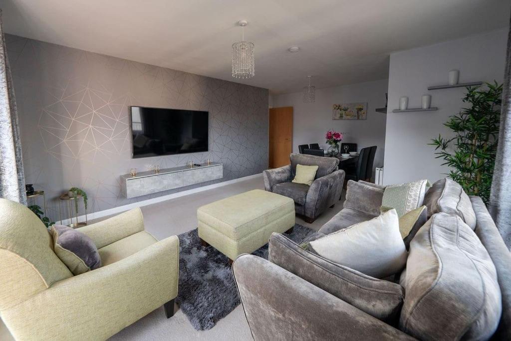 TV a/nebo společenská místnost v ubytování Hope House - 2 bedroom flat