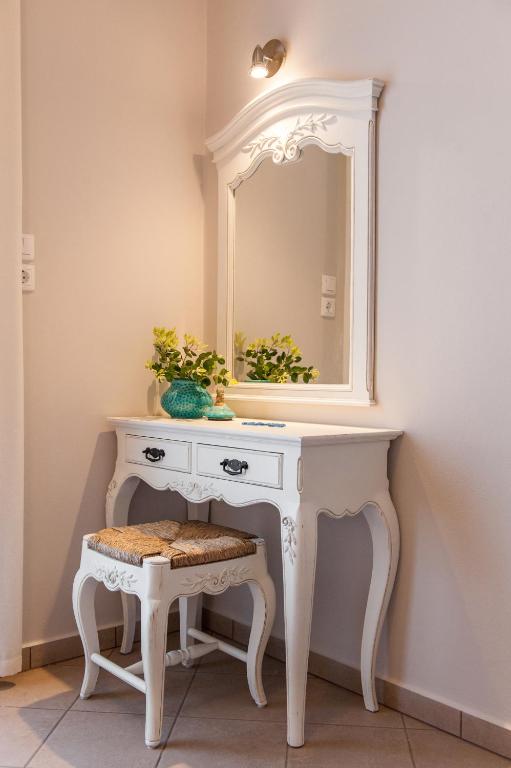 Anna Platanou Hotel - 2