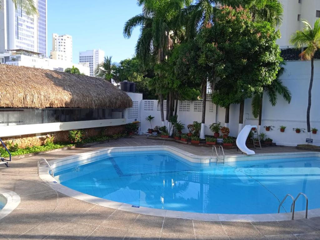 Bazén v ubytování Hotel Bahia Cartagena nebo v jeho okolí