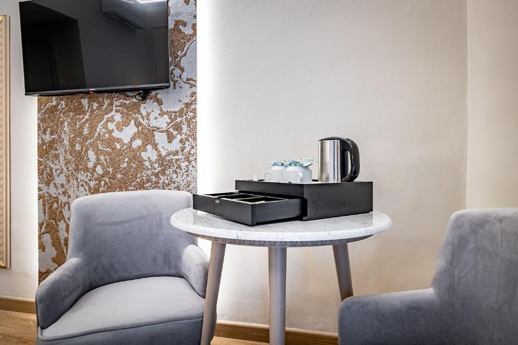 Coffee and tea making facilities at Residenza Giotto