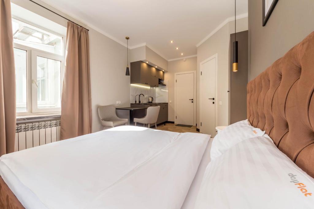 DayFlat Apartments on Mykhailivs'ka - Design Studio Apartment - Mykhaailivskyi Ln., 4