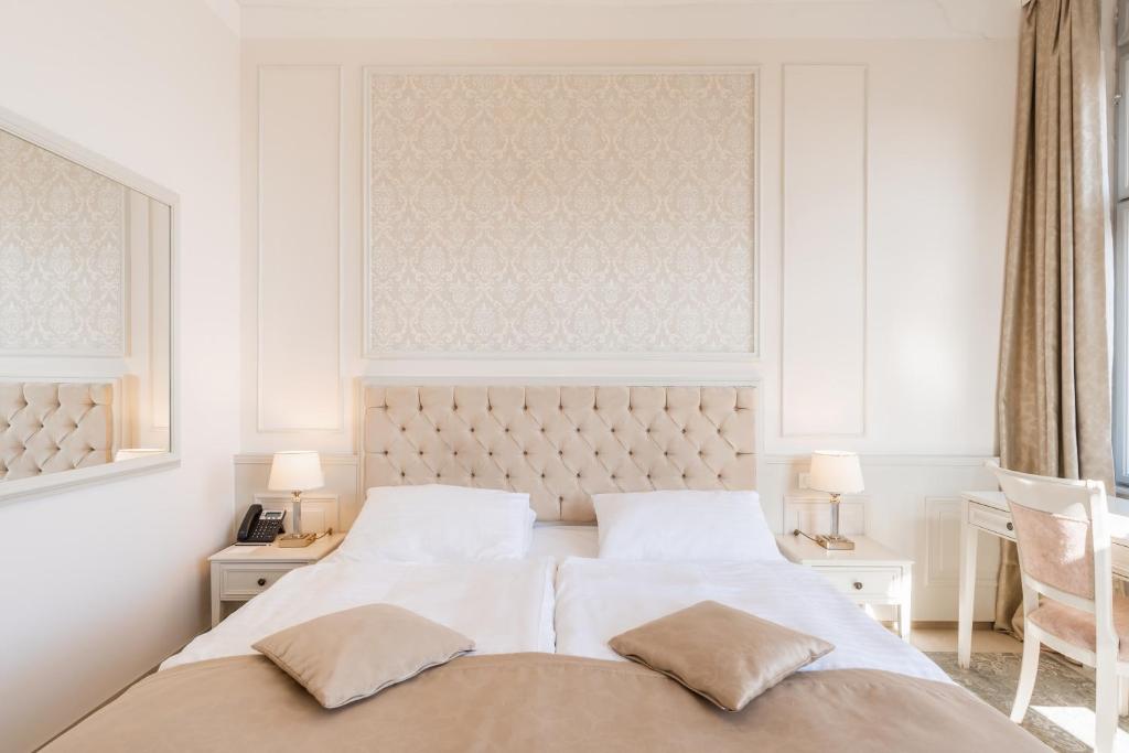 
Superior Double Room with Sofa Bed and Balcony
