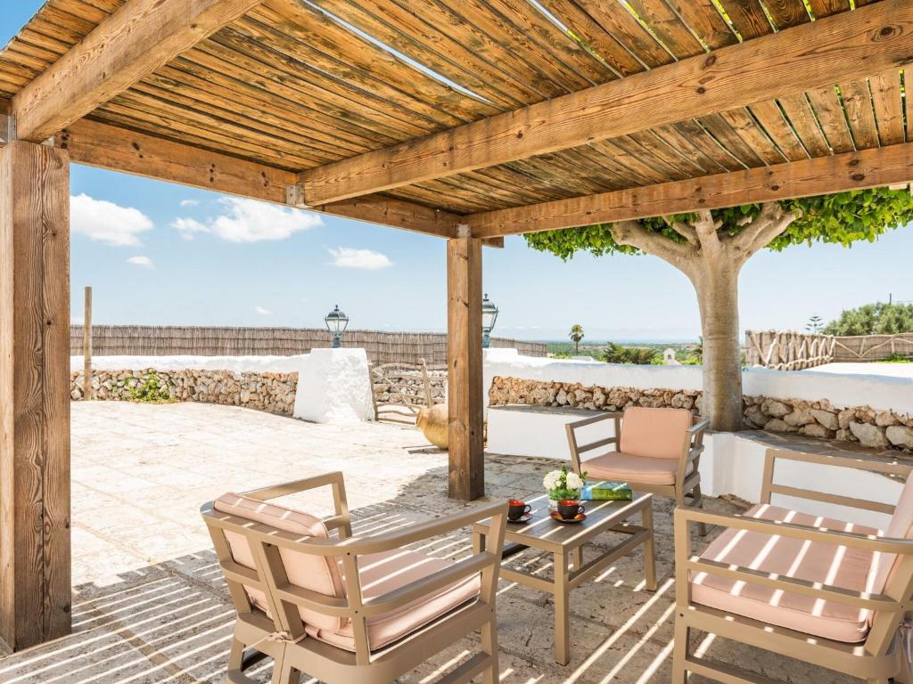 Balkón nebo terasa v ubytování Holiday home in Alaior with private pool