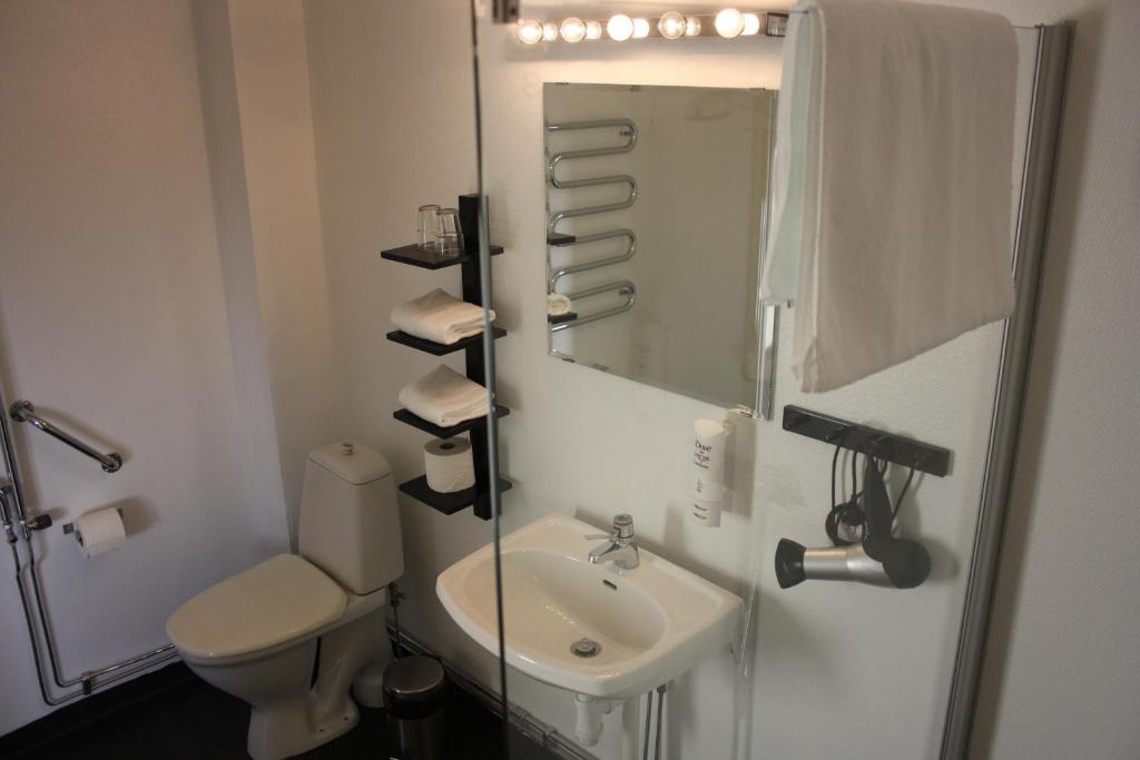 Koupelna v ubytování Hotell Lyktan