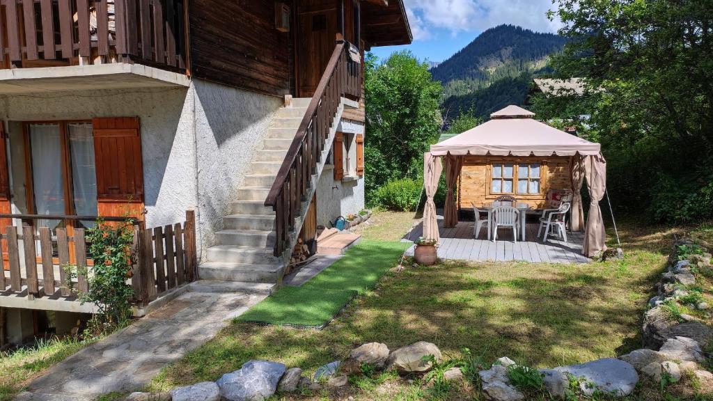 Výhľad na hory alebo výhľad na hory priamo z apartmánu