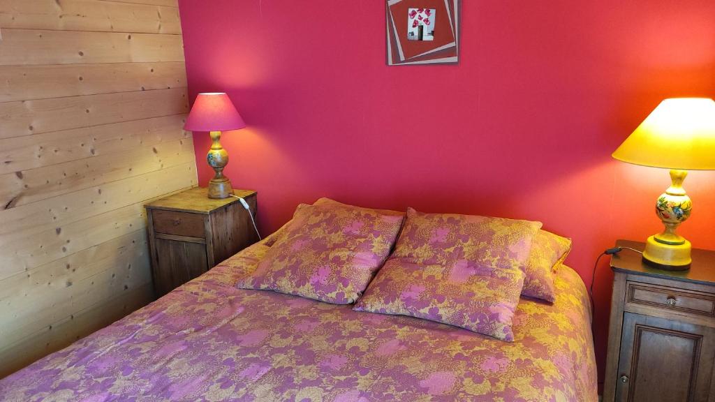 Posteľ alebo postele v izbe v ubytovaní Appartement dans petit chalet