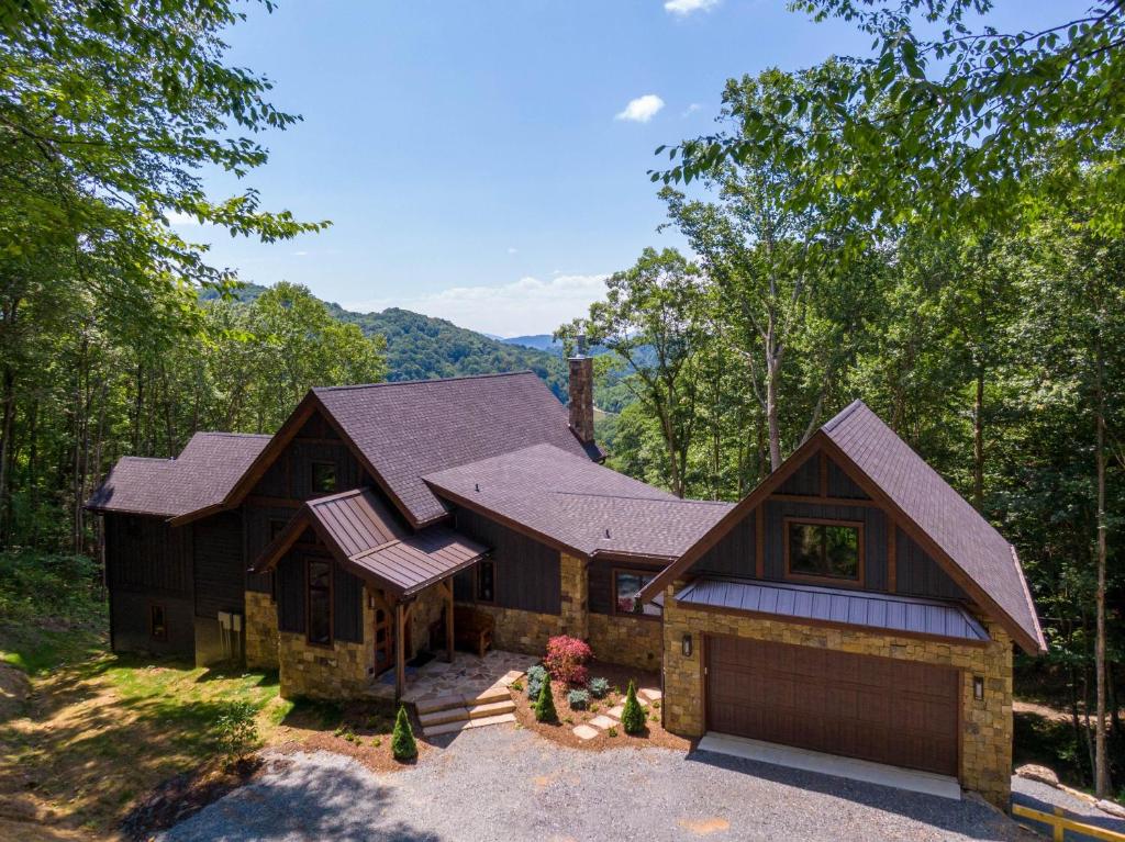 The Recovery Room at Eagles Nest, Banner Elk (updated prices 2024)