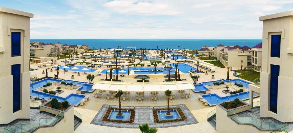 Bazén v ubytování Pickalbatros White Beach Taghazout - Adults Friendly 16 Years Plus - Ultra All Inclusive nebo v jeho okolí
