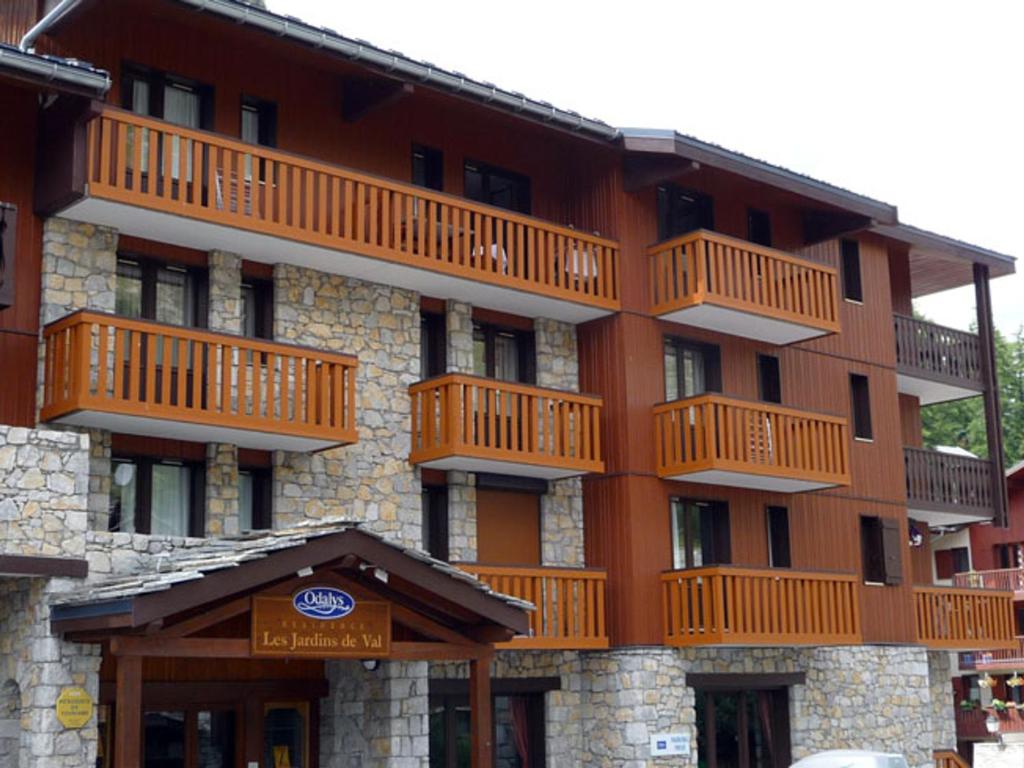 Fotografia z galérie ubytovania Appart 2 pièces 4 pers à 450m des pistes avec balcon, TV et animaux admis - FR-1-411-173 v destinácii Val dʼIsère
