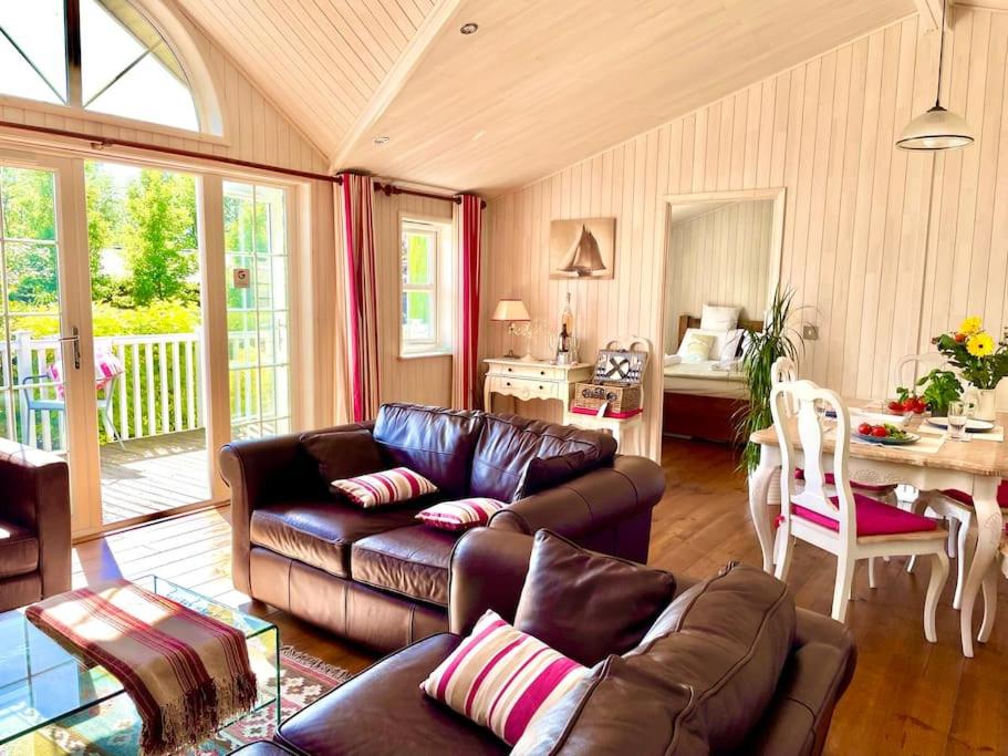 Holiday Lettings Beech Lodge Luxury Cabin King Beds Marina