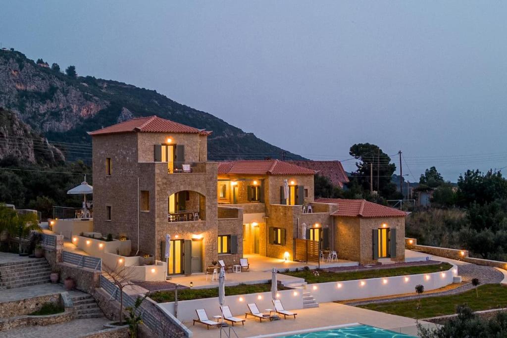 Ipsό Kardamyli - 12