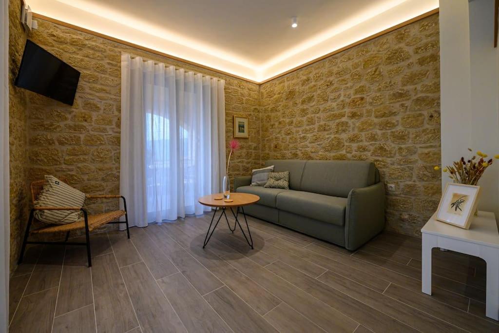 Ipsό Kardamyli - 13