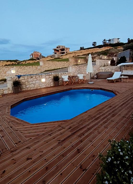 Bazén v ubytování Pamela's house "private pool and spa" nebo v jeho okolí