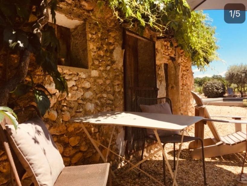Fotografie z fotogalerie ubytování Le Vieux Portail v destinaci Saint-Saturnin-dʼApt
