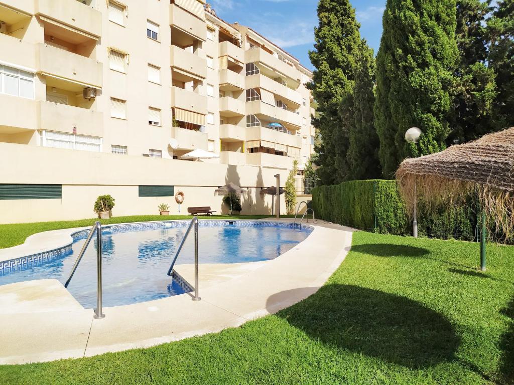 Bazén v ubytovaní INMOGEST - Apartamento Mar Golondrinas - Parking free alebo v jeho blízkosti
