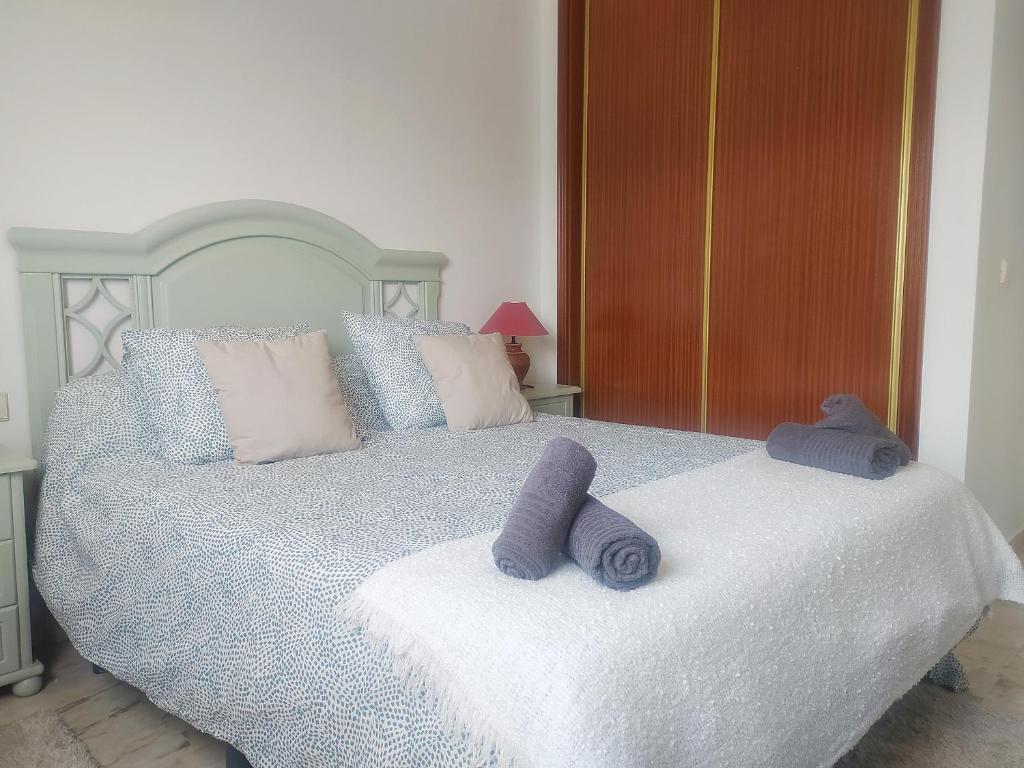 Posteľ alebo postele v izbe v ubytovaní INMOGEST - Apartamento Mar Golondrinas - Parking free