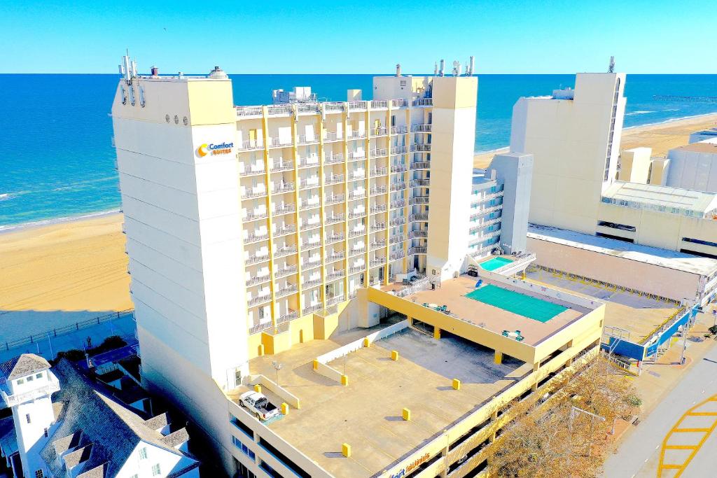 Letecký snímek ubytování Comfort Suites Beachfront