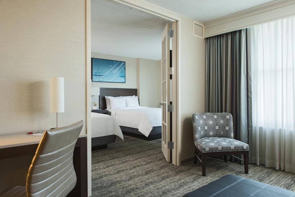 Hampton Inn & Suites Downers Grove Chicago photo