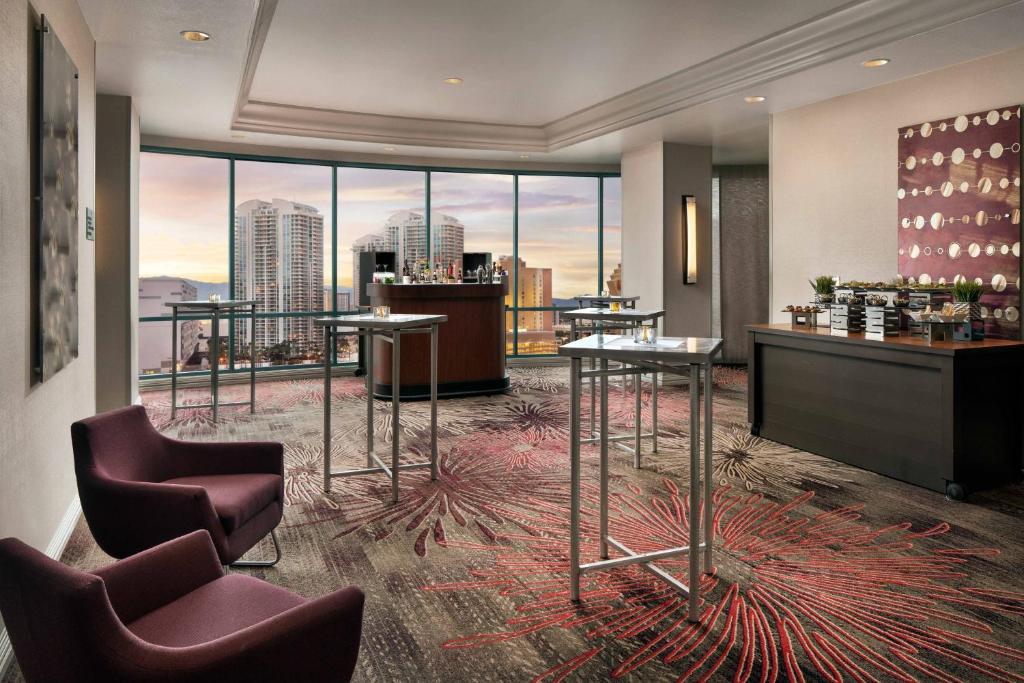 Las Vegas Marriott in Las Vegas: Find Hotel Reviews, Rooms, and Prices on