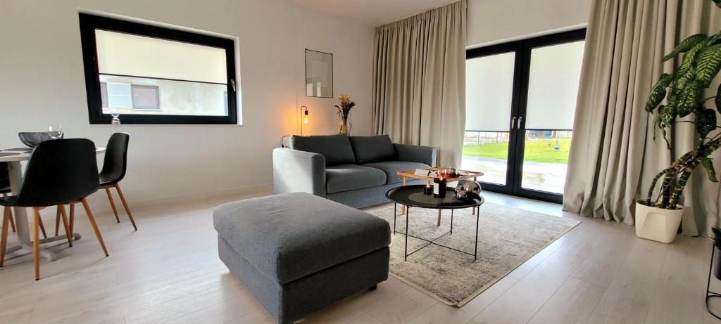 BAST 17 DOM duży parking , Mandoria , PTAK , 2 Sypialnie lub 1 sypialnia, taras , Autostrada A1, Kalinowskiego 17E WIFI - Housity