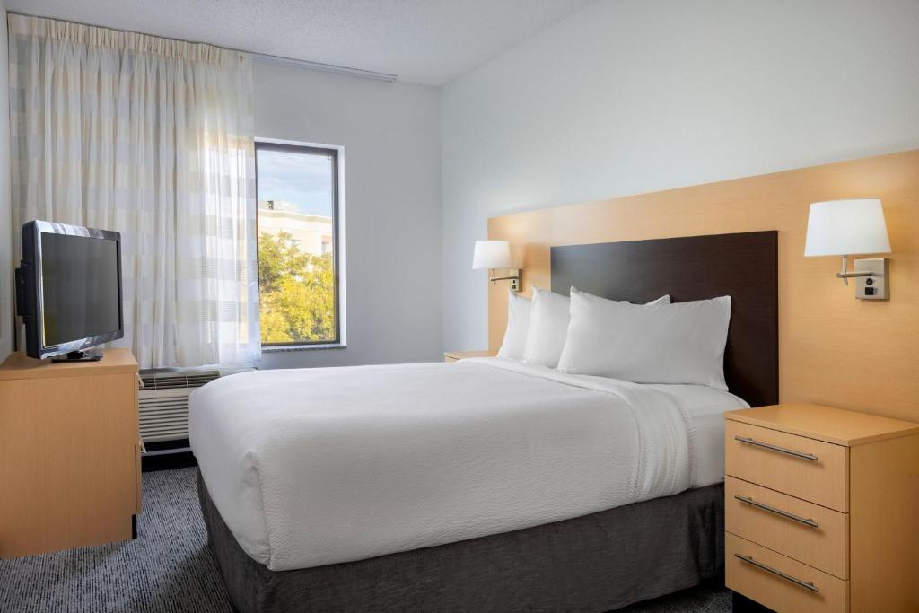 TownePlace Suites by Marriott York photo