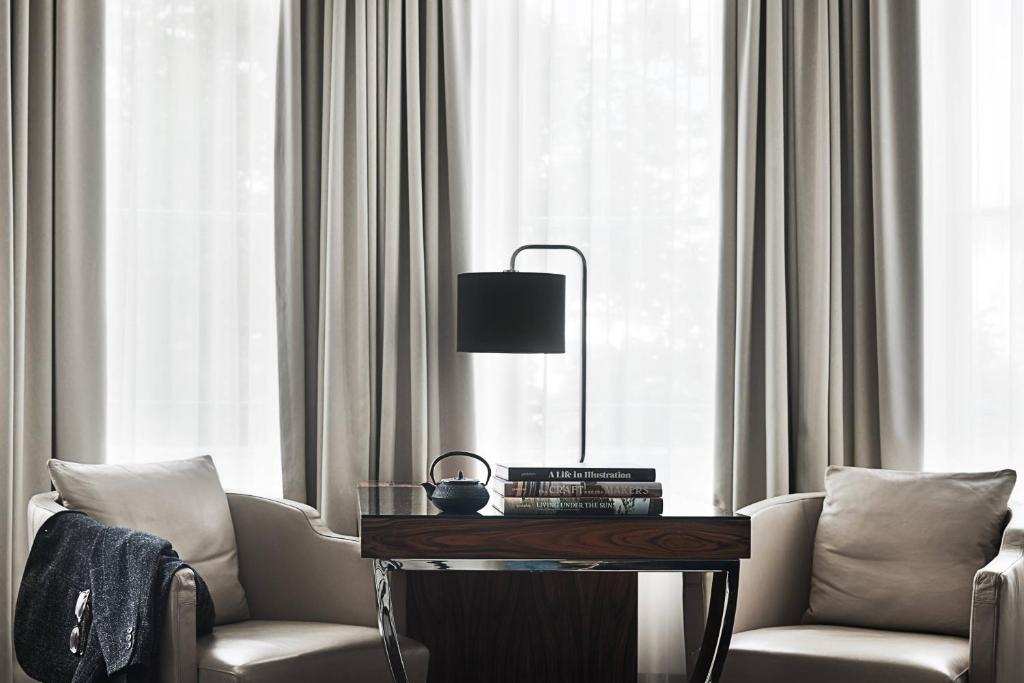 Posezení v ubytování Roomers Berlin Steinplatz, Autograph Collection