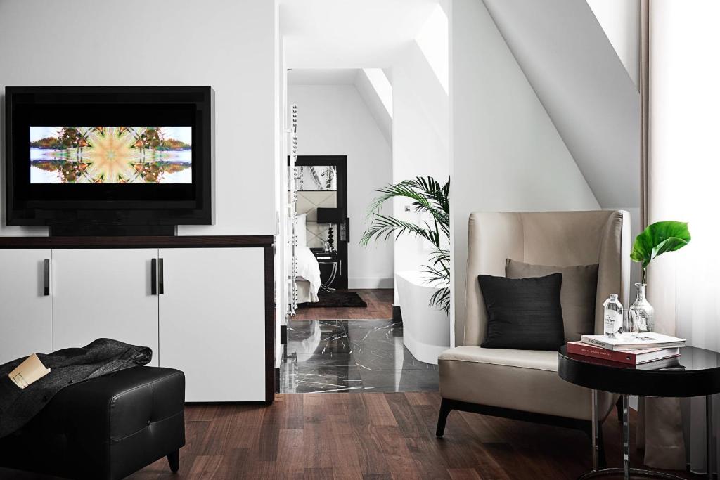 Roomers Berlin Steinplatz, Autograph Collection - Resim 24