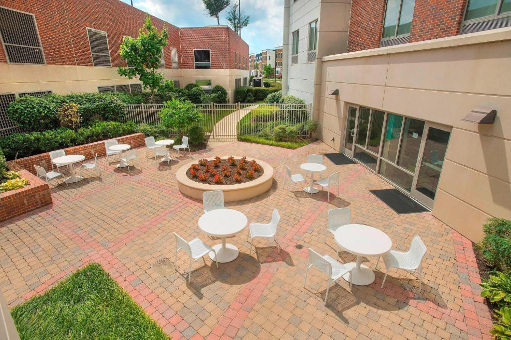 SpringHill Suites Fairfax Fair Oaks photo