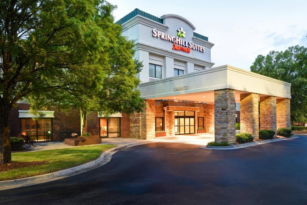 una representación de la parte delantera de un hotel de suites springhill en SpringHill Suites by Marriott Atlanta Kennesaw, en Kennesaw