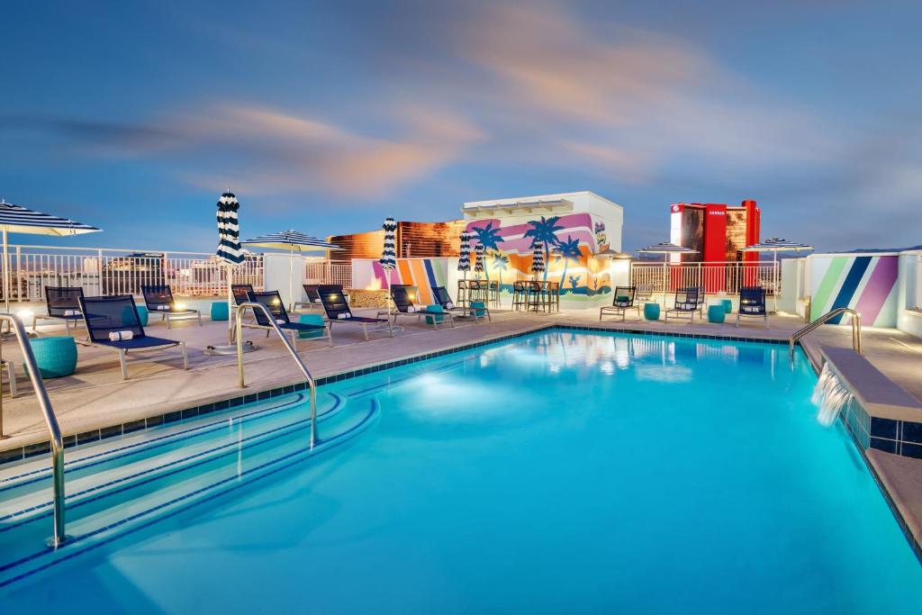a pool on the rooftop of a hotel at SpringHill Suites by Marriott Las Vegas Convention Center in Las Vegas