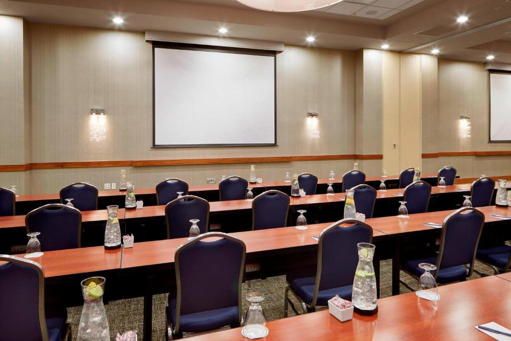 SpringHill Suites by Marriott Las Vegas Convention Center photo