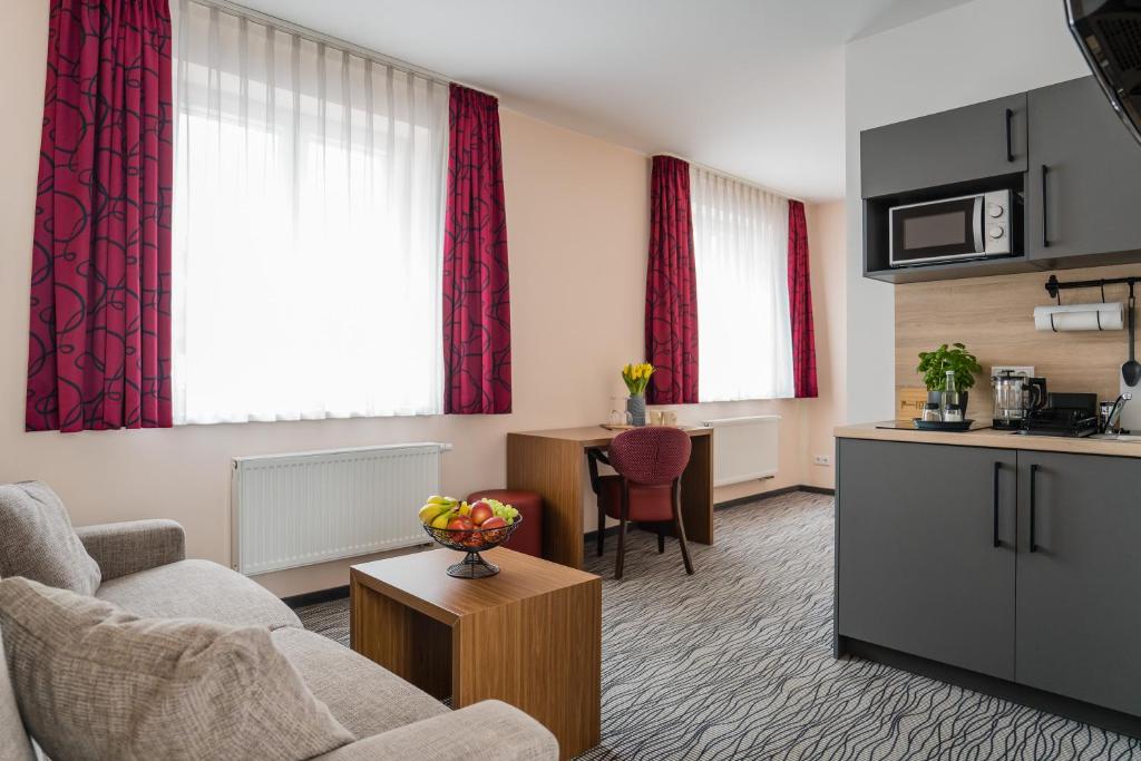 Point Hotel Apartments and Rooms - Resim 4