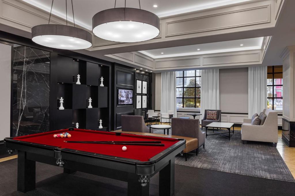 Ein Billardtisch in der Unterkunft Marriott&#39;s Grand Chateau