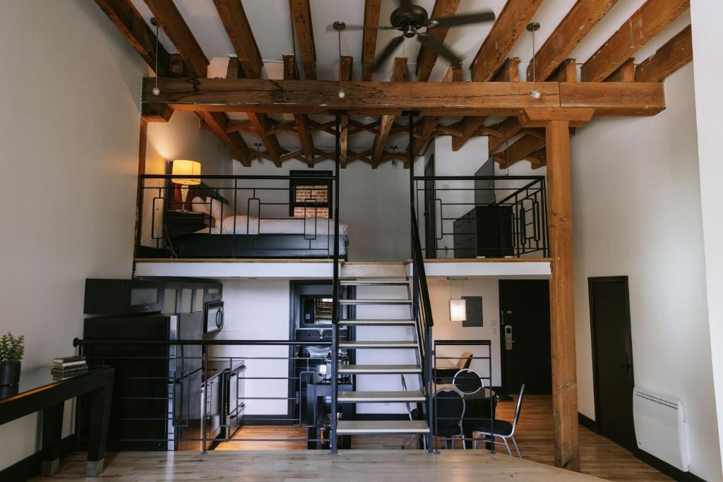
Deluxe Loft
