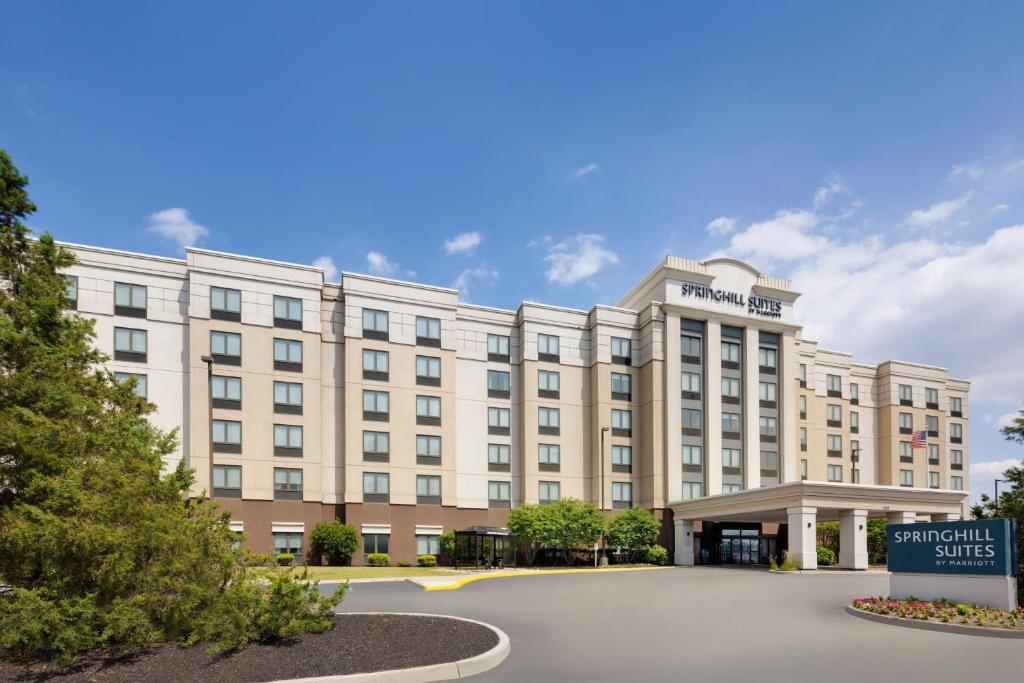 una rappresentazione dello sheraton philadelphia hotel di SpringHill Suites by Marriott Newark International Airport a Newark