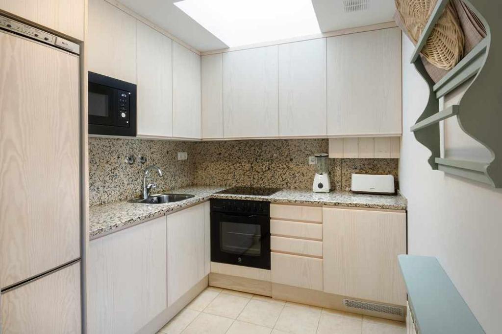 Kuchyň nebo kuchyňský kout v ubytování Bonita stay B PazCasa grande, Piscina, BBQ,Fibra