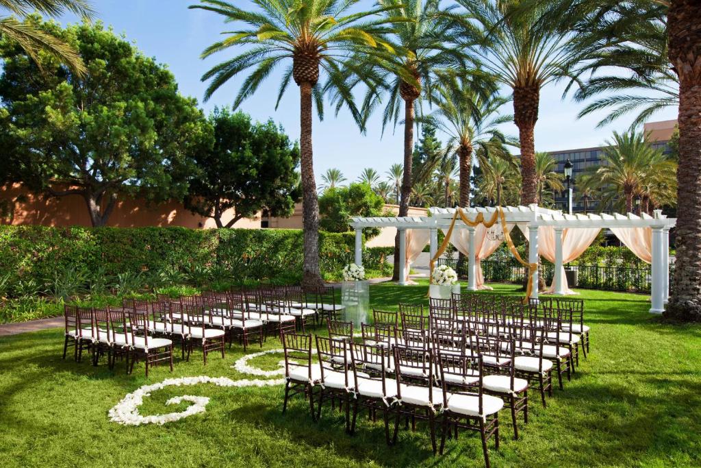 Sheraton Park Hotel at the Anaheim Resort photo