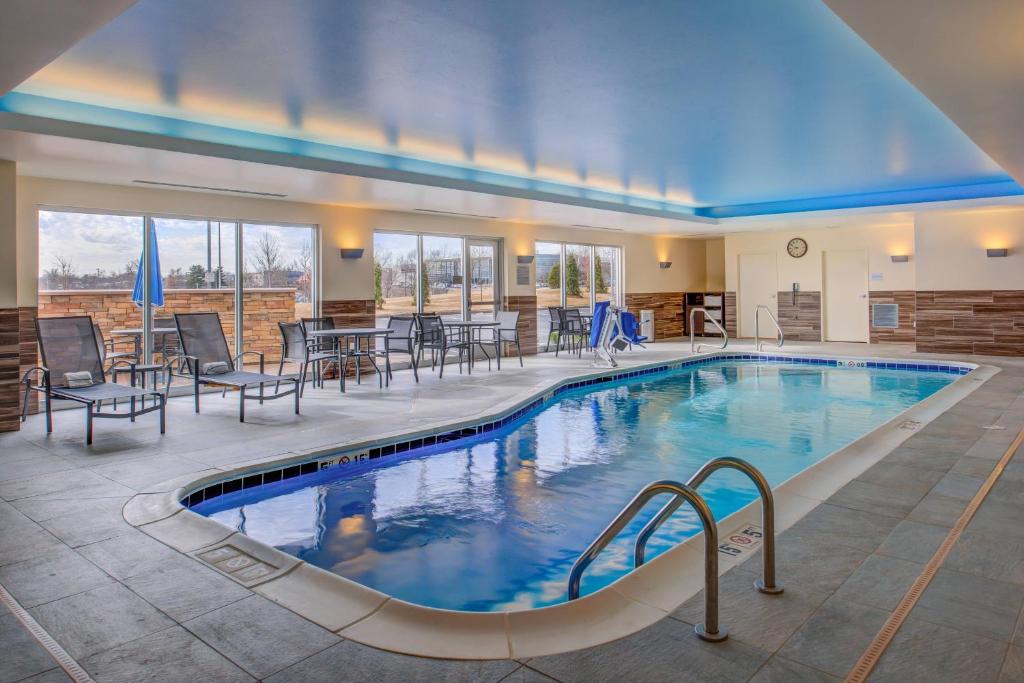 Fairfield Inn & Suites by Marriott St. Louis Westport photo