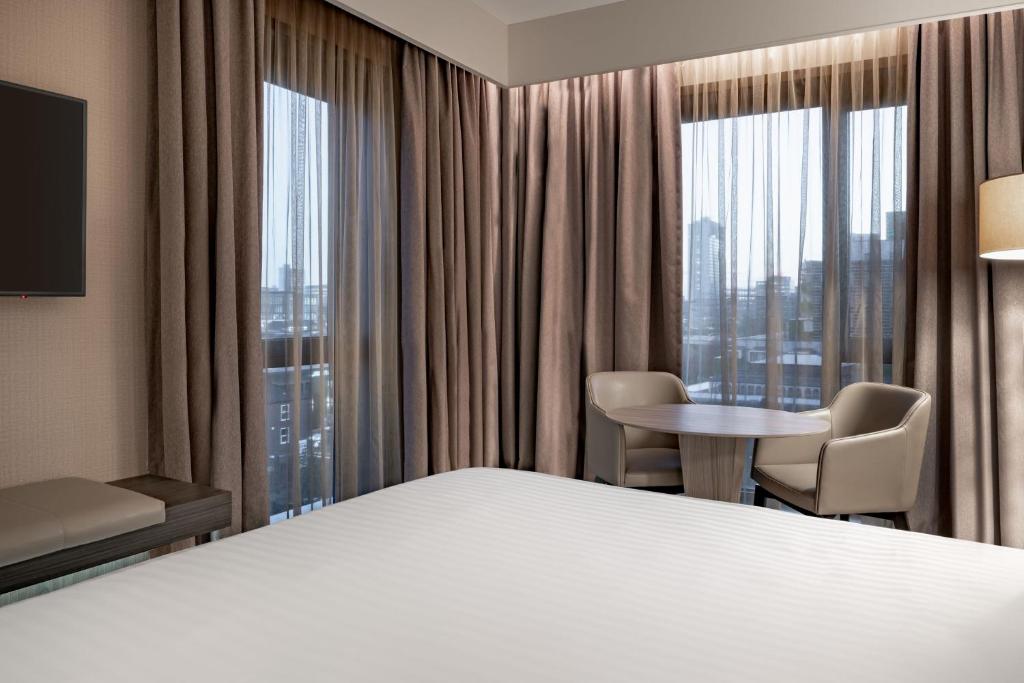 AC Hotel by Marriott Manchester City Centre - Resim 19