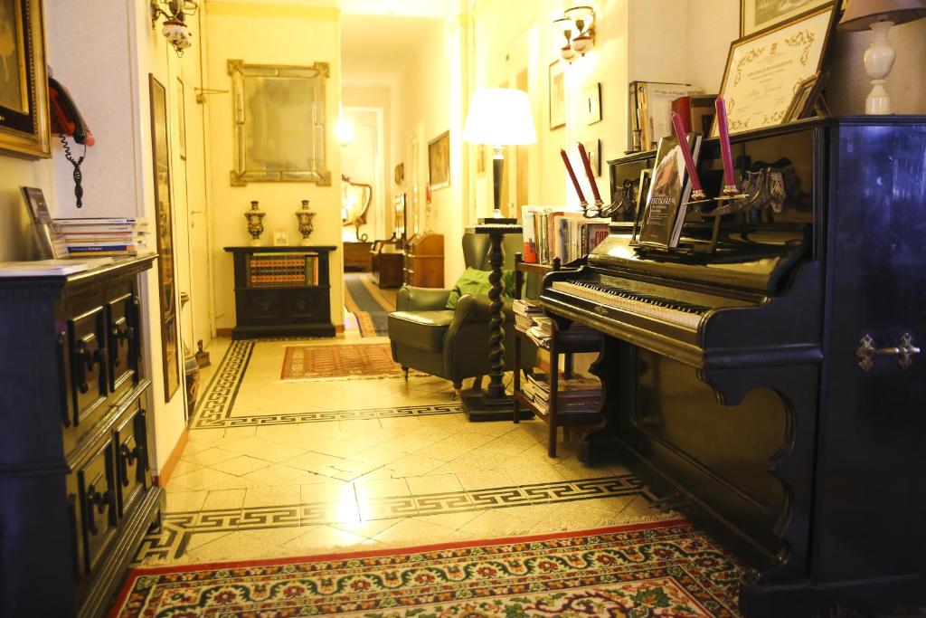 Albergo Garisenda con terrazza panoramica sulle Due Torri - Resim 19