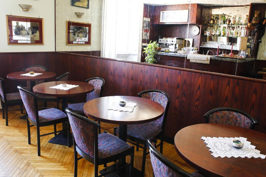 Albergo Garisenda con terrazza panoramica sulle Due Torri - Resim 25