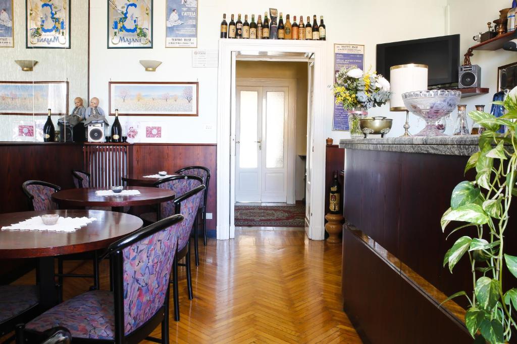 Albergo Garisenda con terrazza panoramica sulle Due Torri - Resim 26