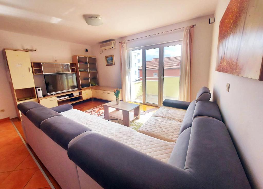 Posezení v ubytování Beautiful villa - private heated pool, parking, BBQ near Split