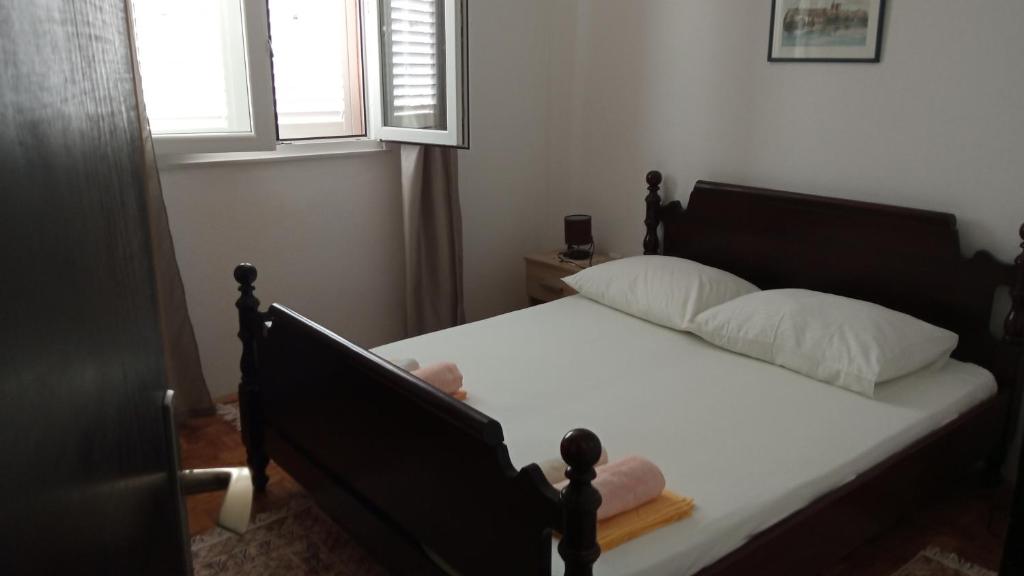 Posteľ alebo postele v izbe v ubytovaní Seaside holiday house Mali Iz (Iz) - 17536