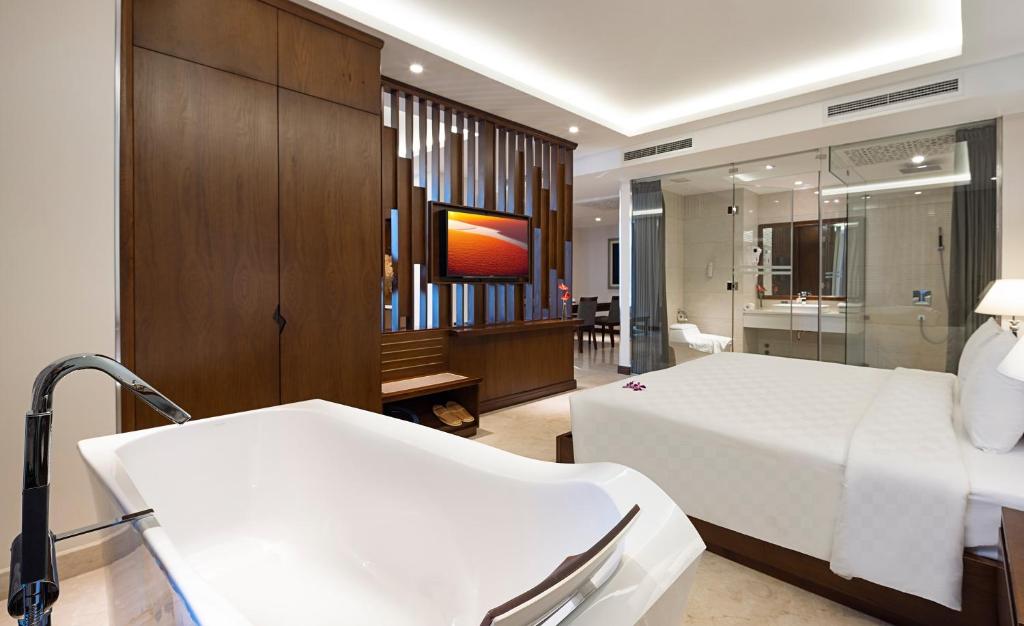 Suite Panorama Luxury với tầm nhìn ra thành phố và trà chiều hàng ngày